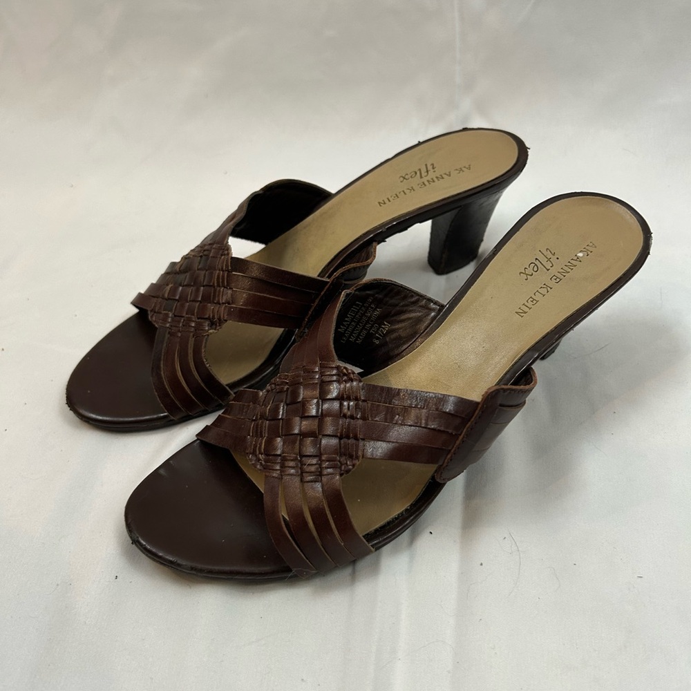 Women’s Anne Klein Heels Brown Leather 
2.5” heel  8 1/2M